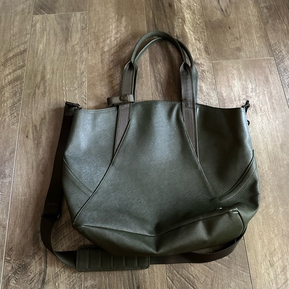 lululemon athletica Handbags - Lululemon All Day tote bag dark green